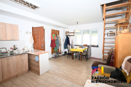 Dwa domy z ziemią rolną w Broniszowie